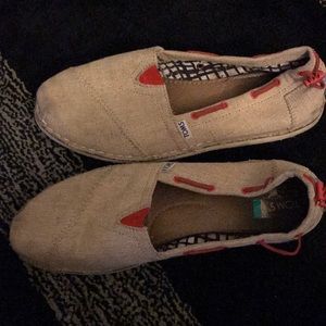 Toms shoes